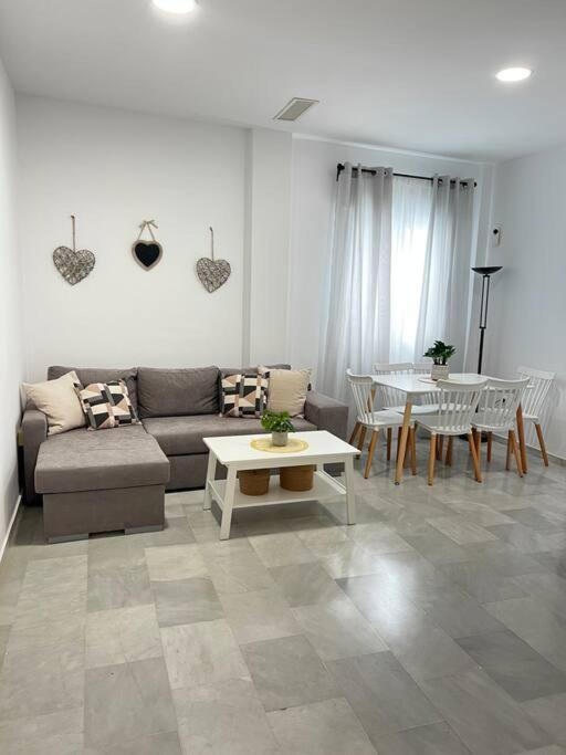 A Menos D 1 Min D Plaza Cabildo Apartment Sanlucar de Barrameda Exterior photo